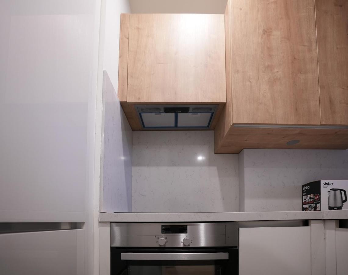 Brand Fully Furnished 1 1 Near Vadi Mall Daire