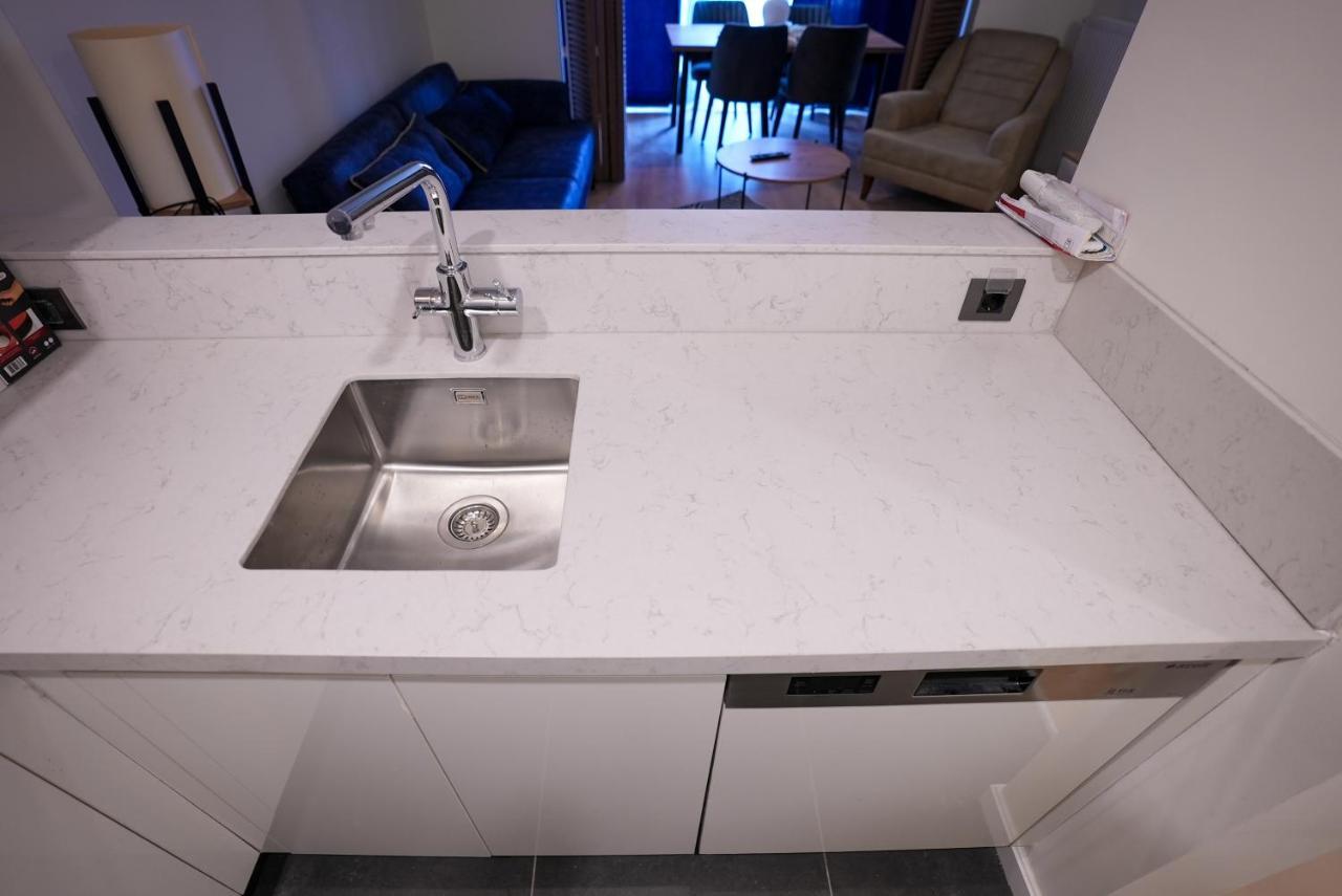 Daire Brand Fully Furnished 1 1 Near Vadi Mall