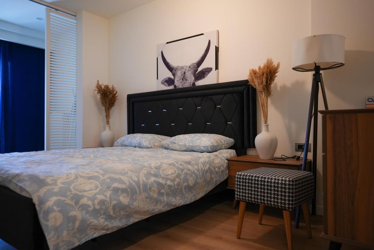 Daire Brand Fully Furnished 1 1 Near Vadi Mall İstanbul